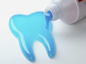 ảnh minh họa: Kem đánh răng chứa fluoride