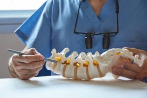 Chăm sóc sau mổ bắt vít cột sống là rất quan trọng giúp bệnh nhân hồi phục nhanh chóng